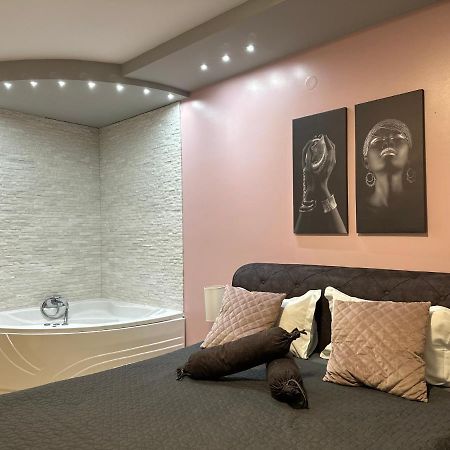 Room Jacuzzi “Athena” Subotica Dış mekan fotoğraf