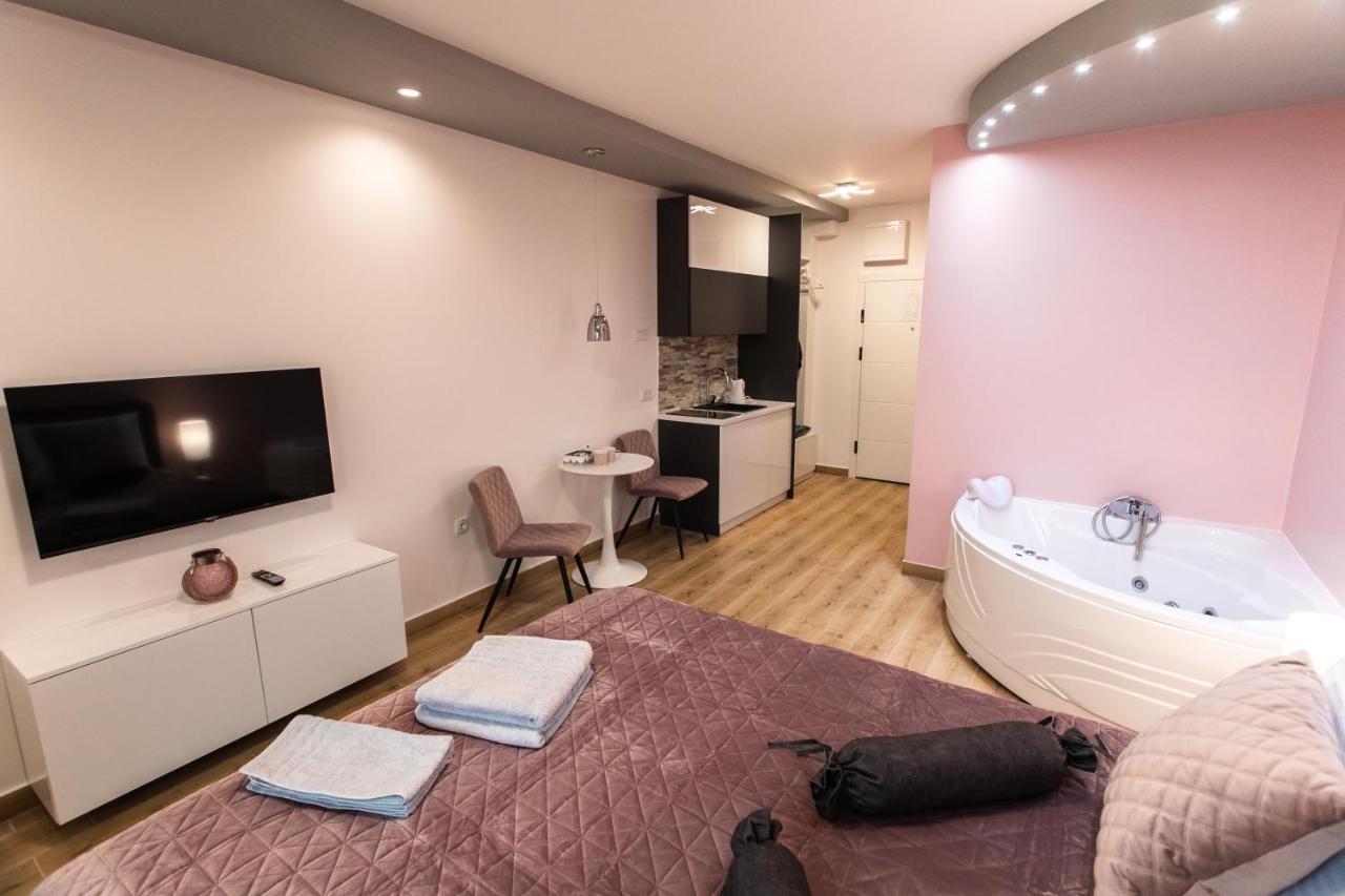 Room Jacuzzi “Athena” Subotica Dış mekan fotoğraf